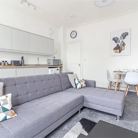 Host & Stay - Montpellier Villa Apartment Cheltenham Exterior photo